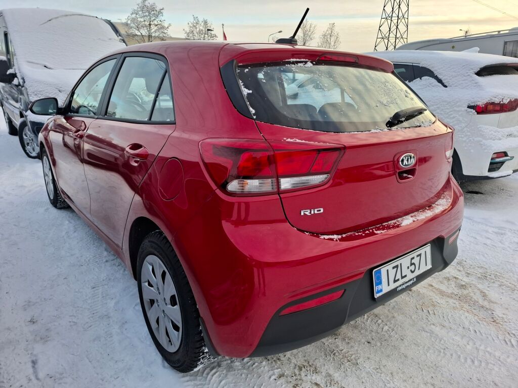 Kia Rio 2021 Punainen