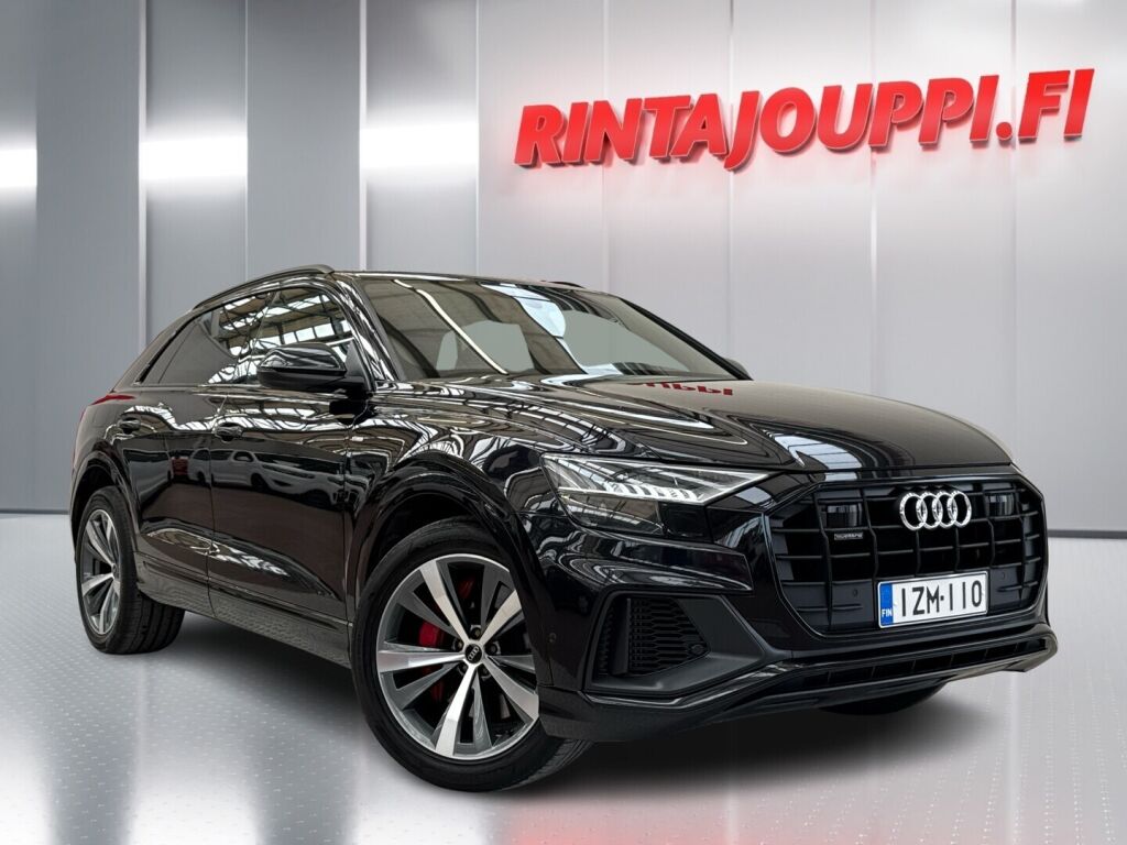 Audi Q8 2021 Musta