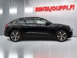 Audi Q8 2021 Musta