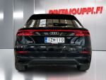 Audi Q8 2021 Musta