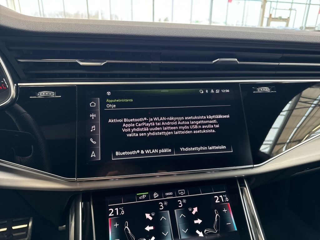 Audi Q8 2021 Musta