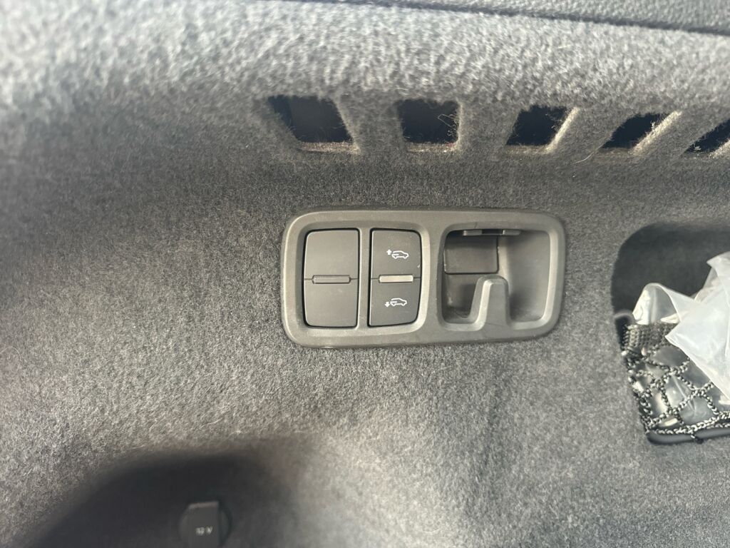 Audi Q8 2021 Musta