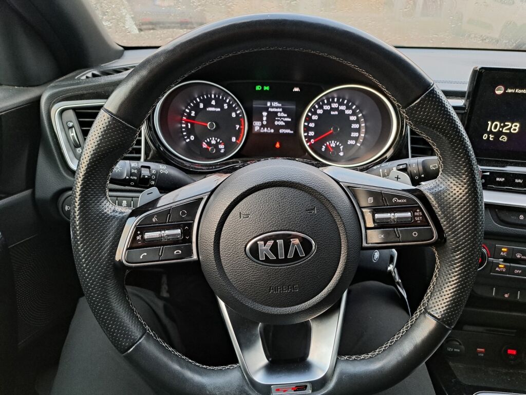 Kia Ceed 2021 Punainen