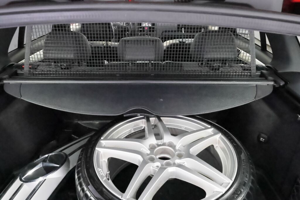 Mercedes-Benz C 2010 Punainen