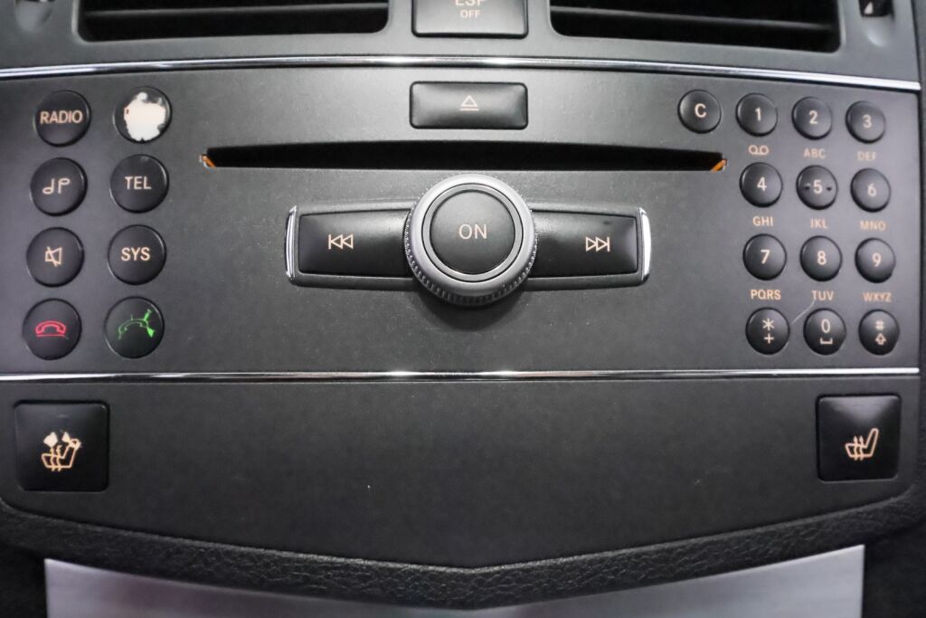 Mercedes-Benz C 2010 Punainen