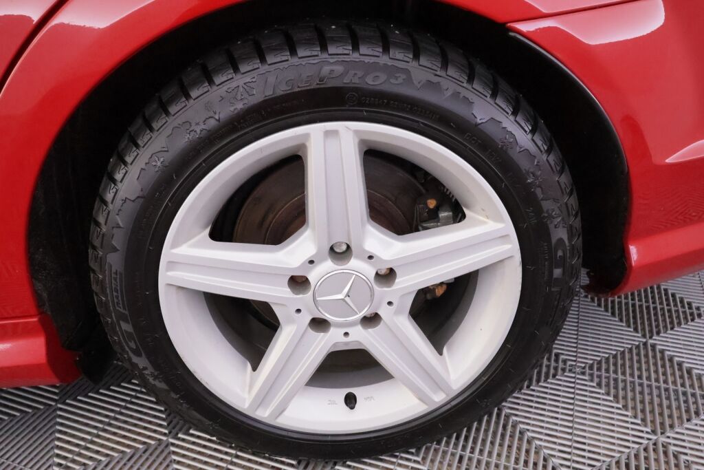 Mercedes-Benz C 2010 Punainen