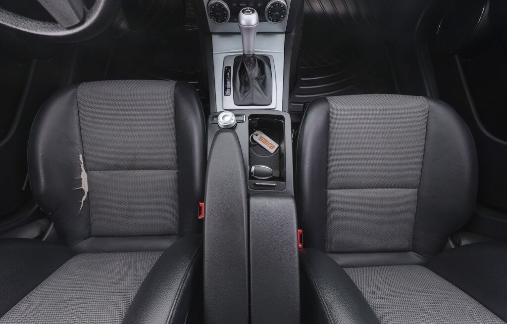 Mercedes-Benz C 2010 Punainen