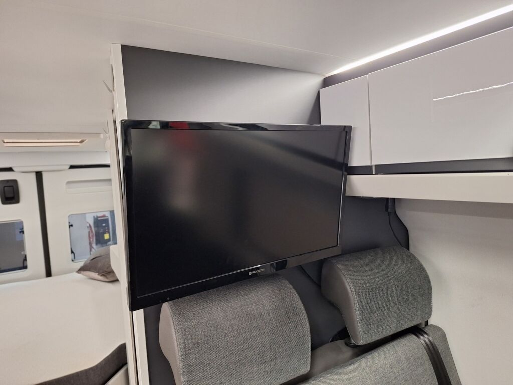 Adria TWIN 640 SGX 2021 Harmaa