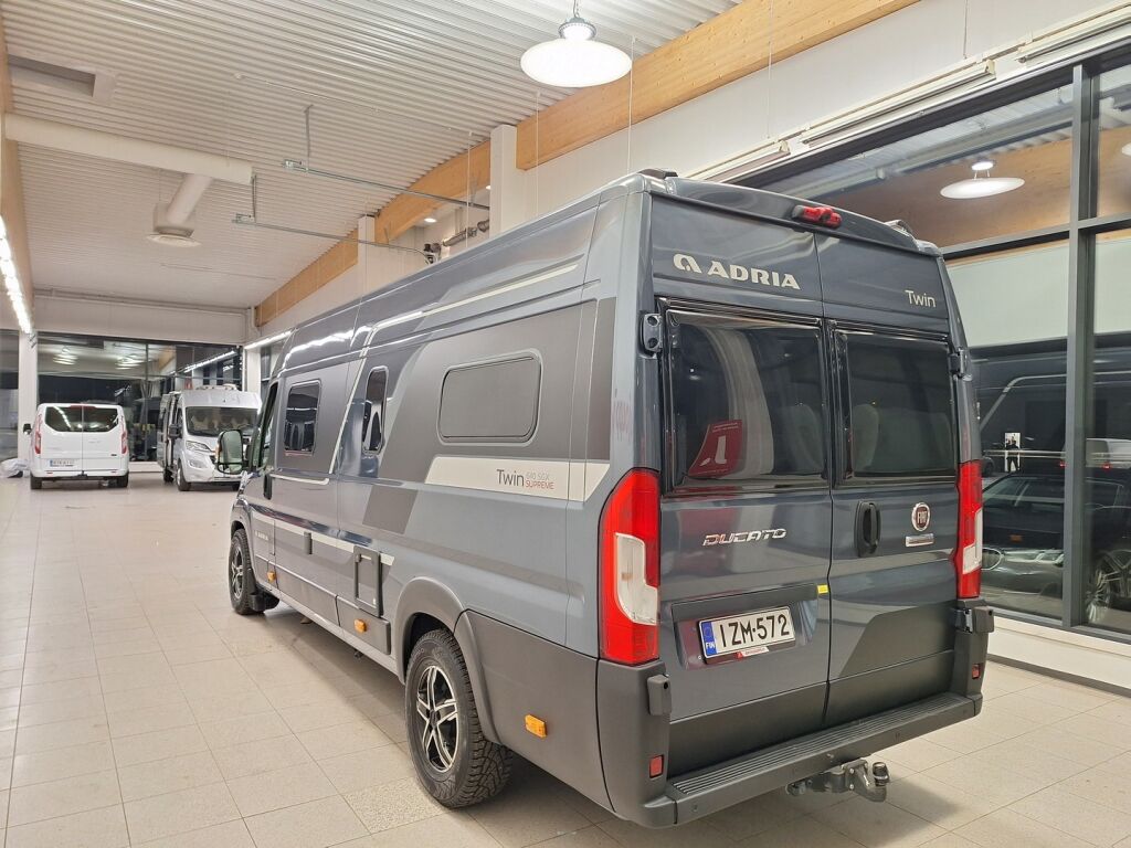 Adria TWIN 640 SGX 2021 Harmaa