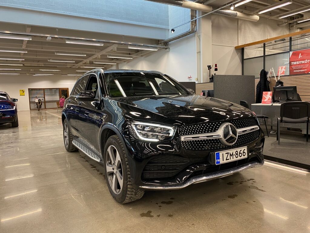 Mercedes-Benz GLC 2021 Musta