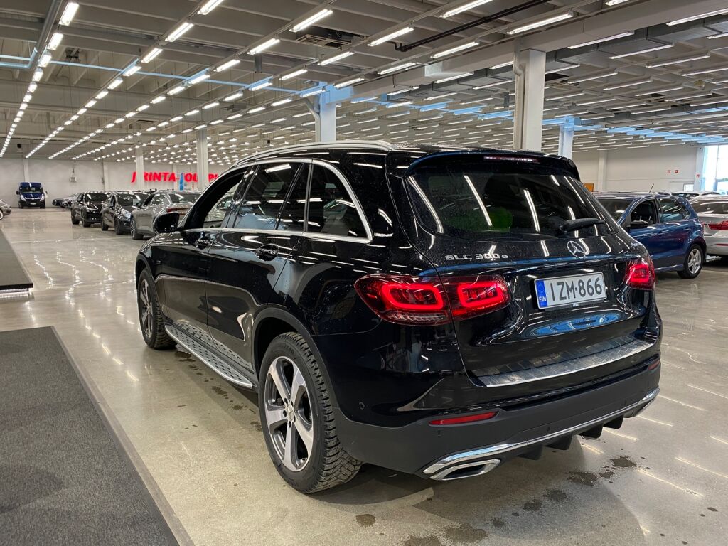 Mercedes-Benz GLC 2021 Musta