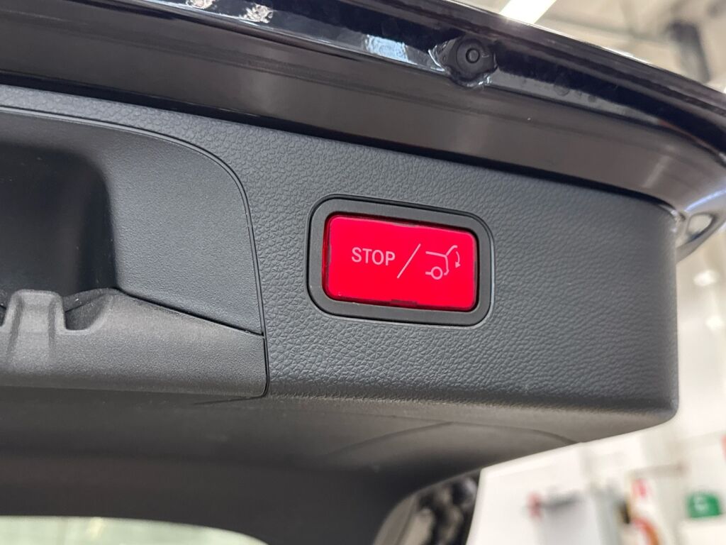 Mercedes-Benz GLC 2021 Musta