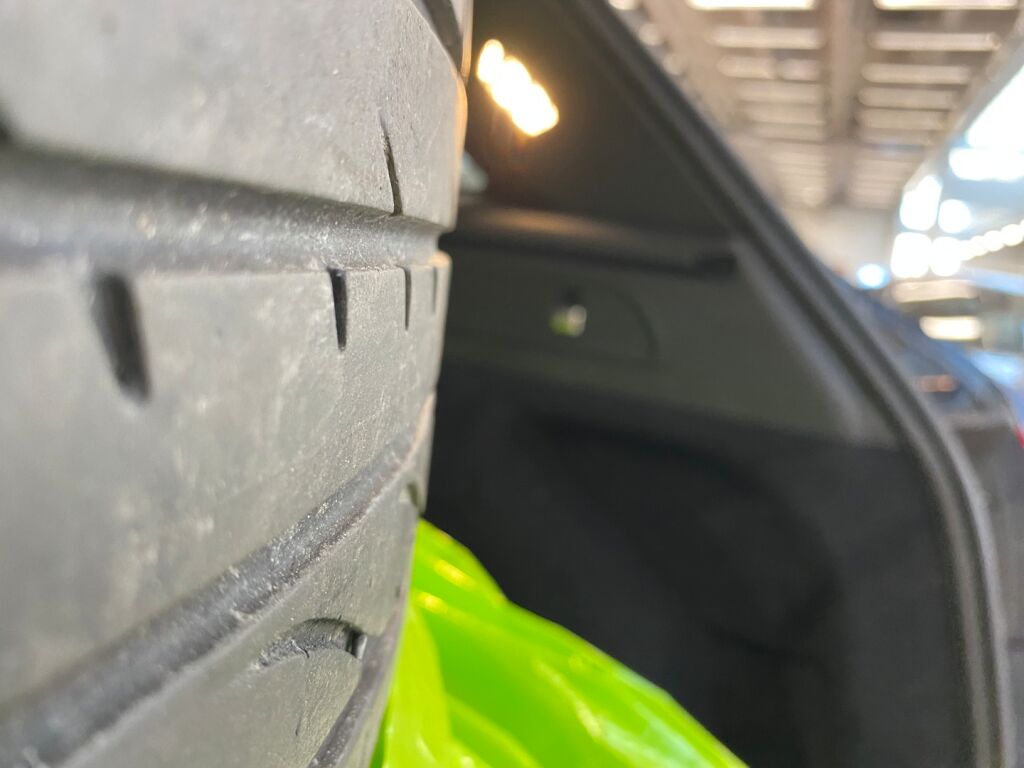 Mercedes-Benz GLC 2021 Musta