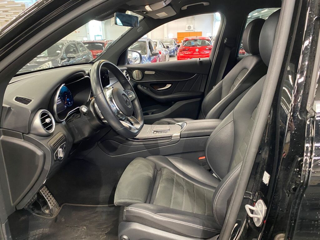 Mercedes-Benz GLC 2021 Musta