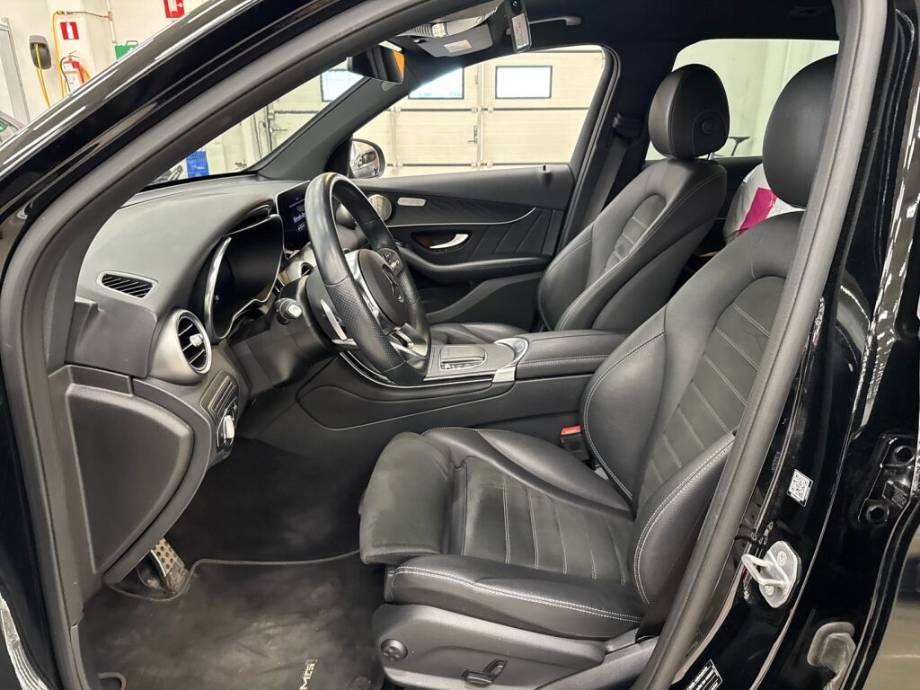 Mercedes-Benz GLC 2021 Musta