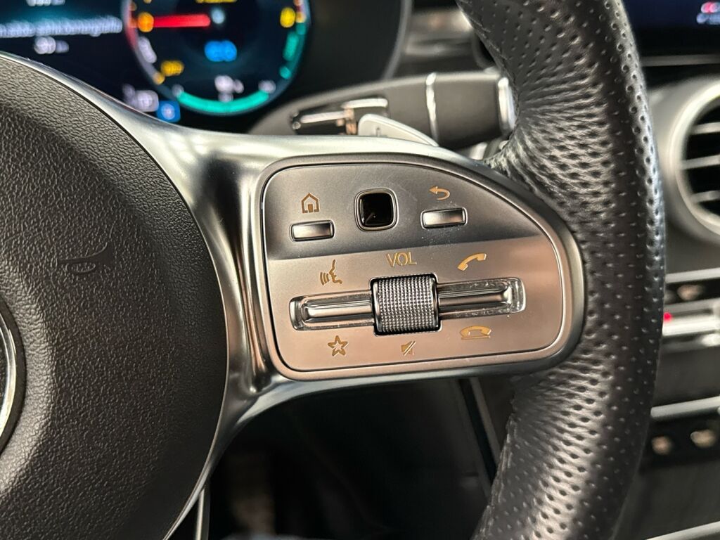 Mercedes-Benz GLC 2021 Musta