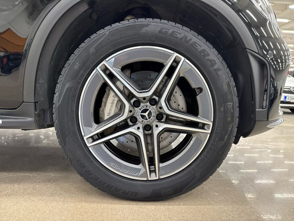 Mercedes-Benz GLC 2021 Musta
