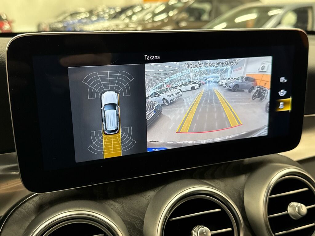 Mercedes-Benz GLC 2021 Musta
