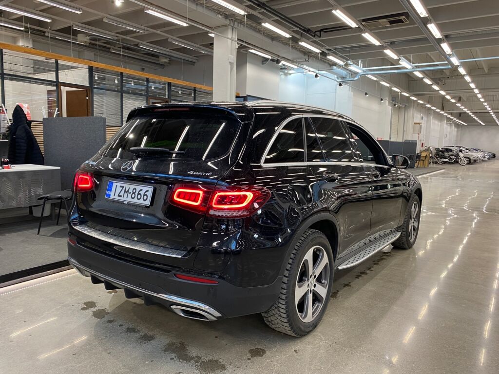Mercedes-Benz GLC 2021 Musta