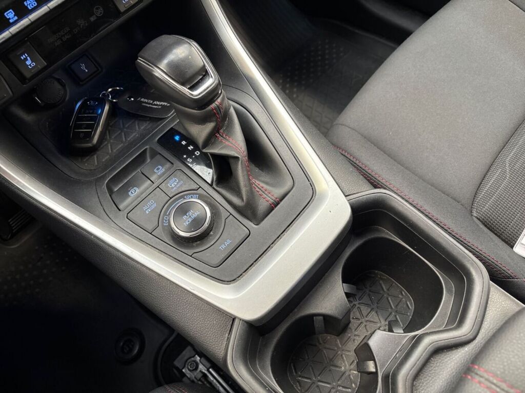 Toyota RAV4 Plug-in 2021 Valkoinen