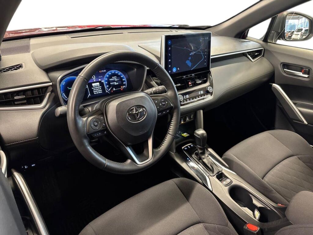 Toyota Corolla Cross 2022 Punainen