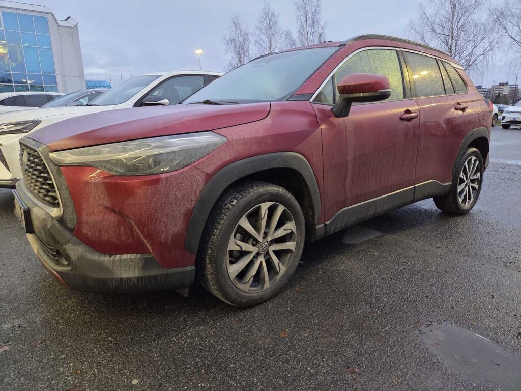Toyota Corolla Cross 2022 Punainen