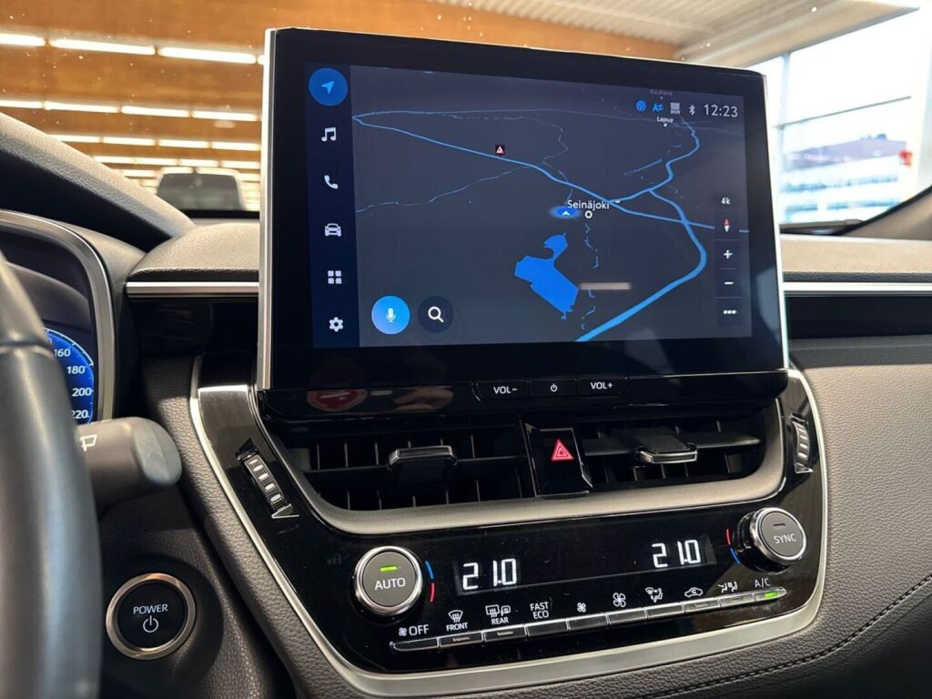 Toyota Corolla Cross 2022 Punainen