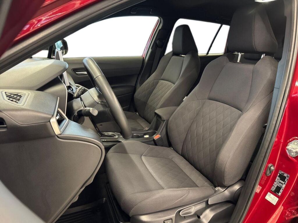 Toyota Corolla Cross 2022 Punainen
