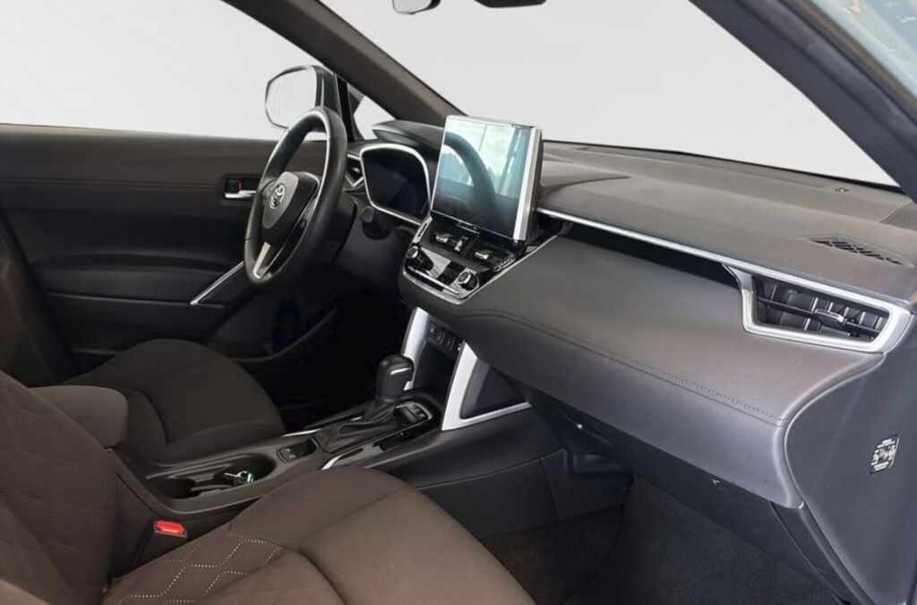 Toyota Corolla Cross 2022 Vihreä (Urban Khaki)