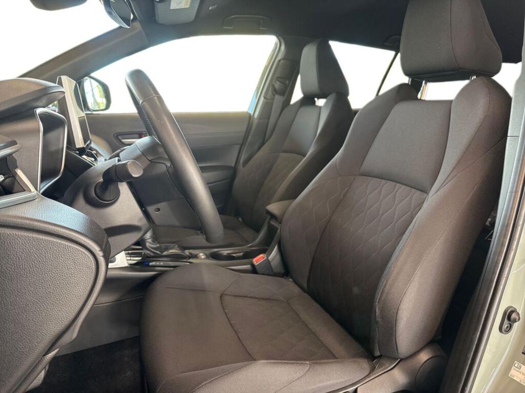 Toyota Corolla Cross 2022 Vihreä (Urban Khaki)