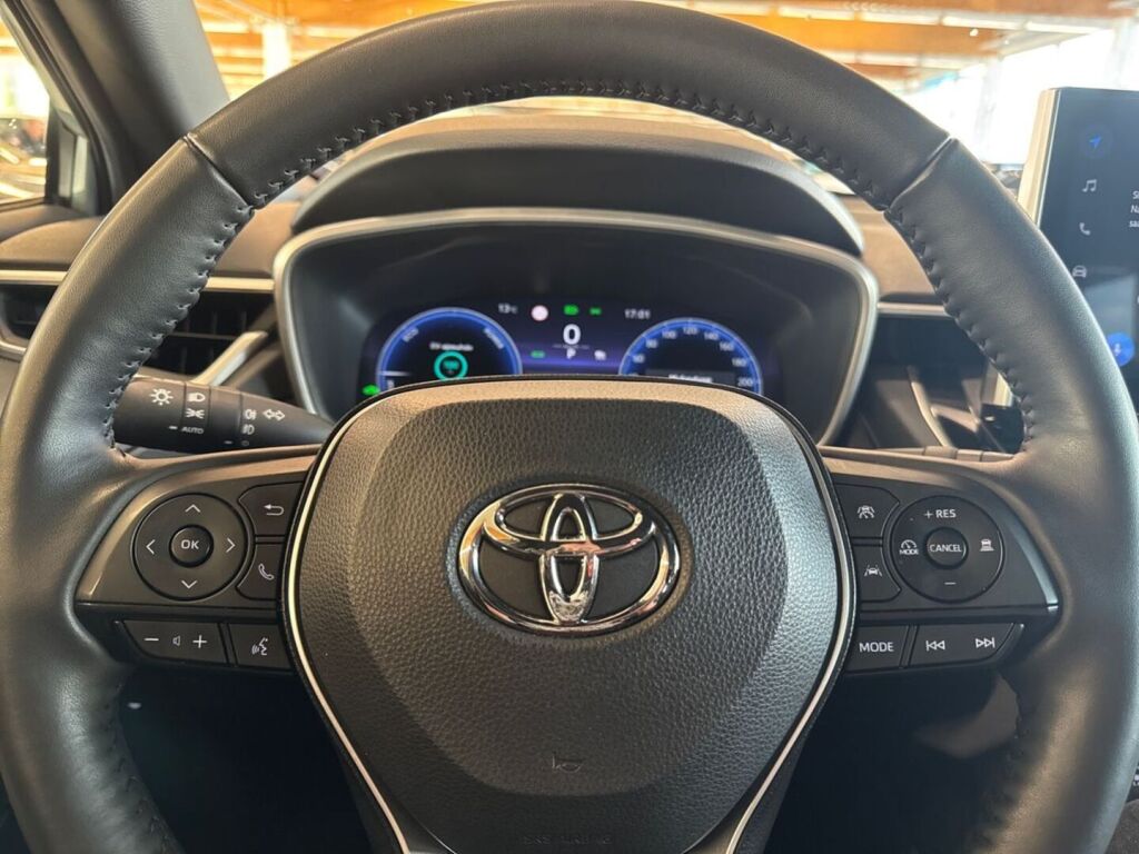 Toyota Corolla Cross 2022 Vihreä (Urban Khaki)