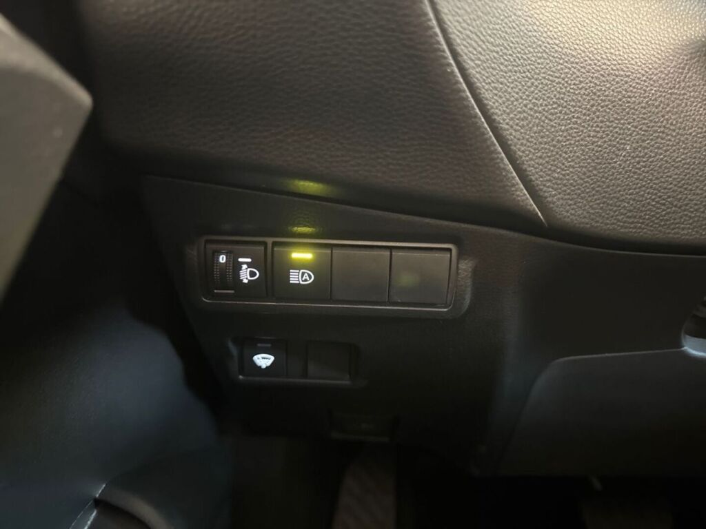 Toyota Corolla Cross 2022 Vihreä (Urban Khaki)
