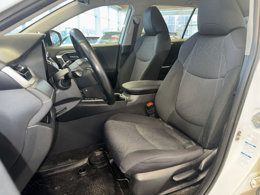 Toyota RAV4 2022 Valkoinen