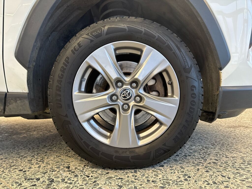 Toyota RAV4 2022 Valkoinen