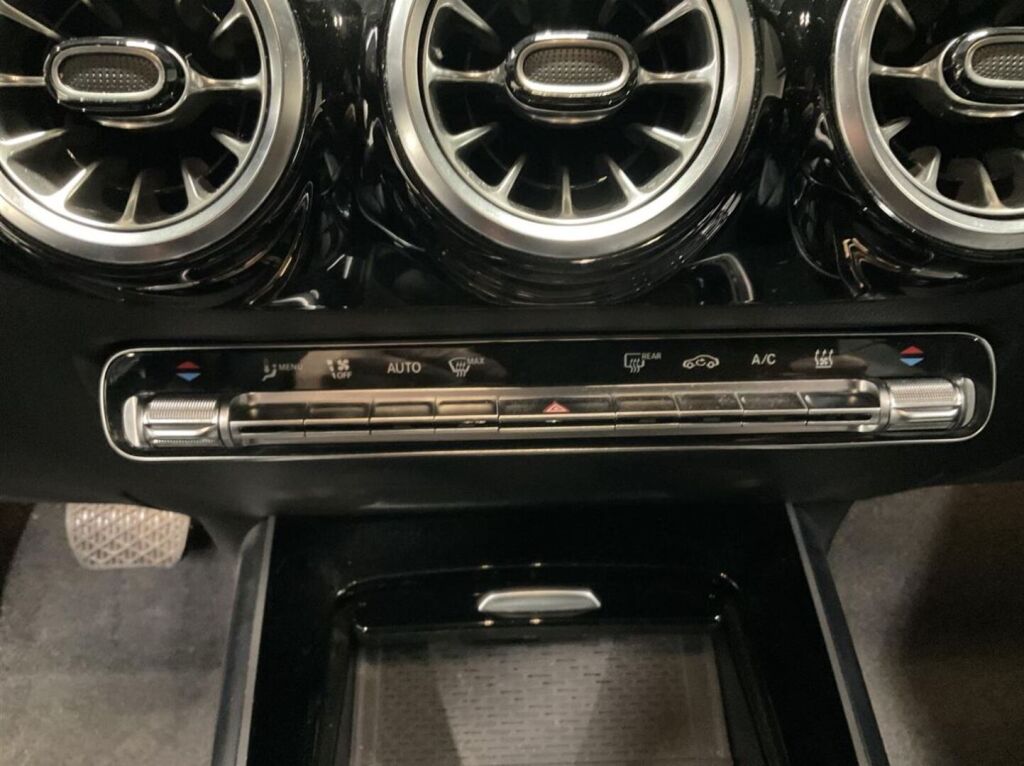 Mercedes-Benz EQA 2023 