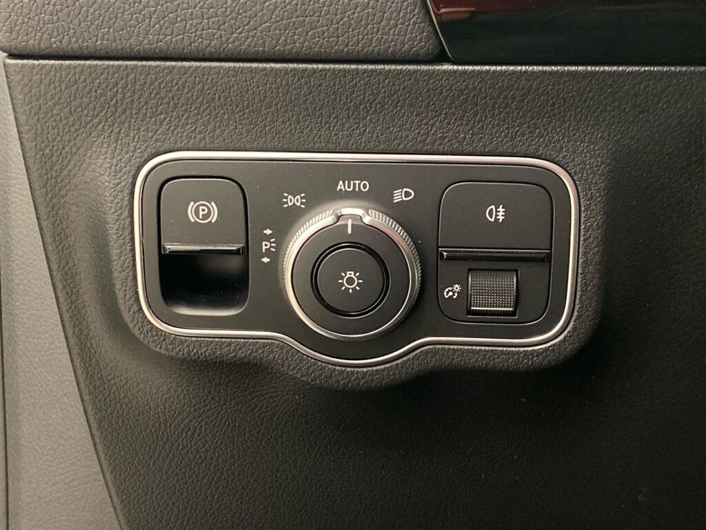 Mercedes-Benz EQA 2023 