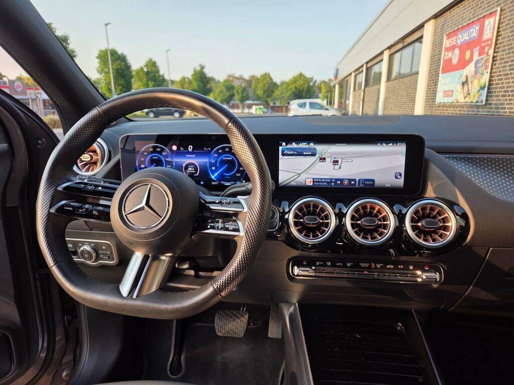 Mercedes-Benz EQA 2024 