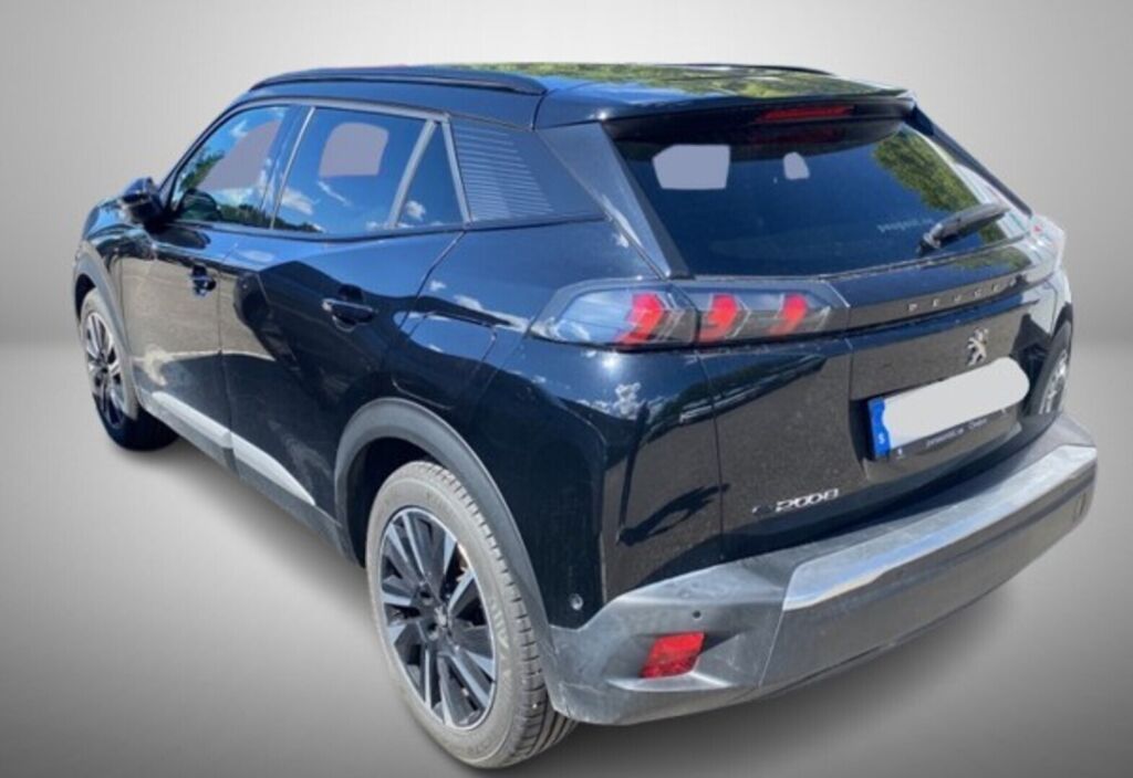 Peugeot e-2008 2021 Musta