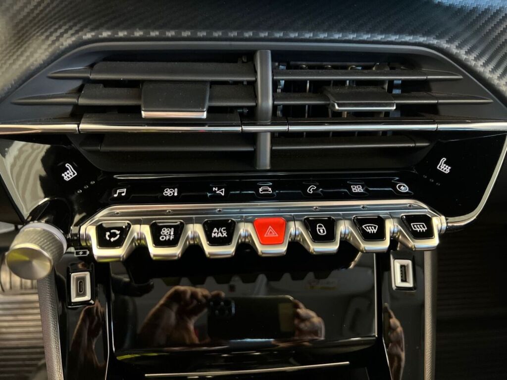Peugeot e-2008 2022 