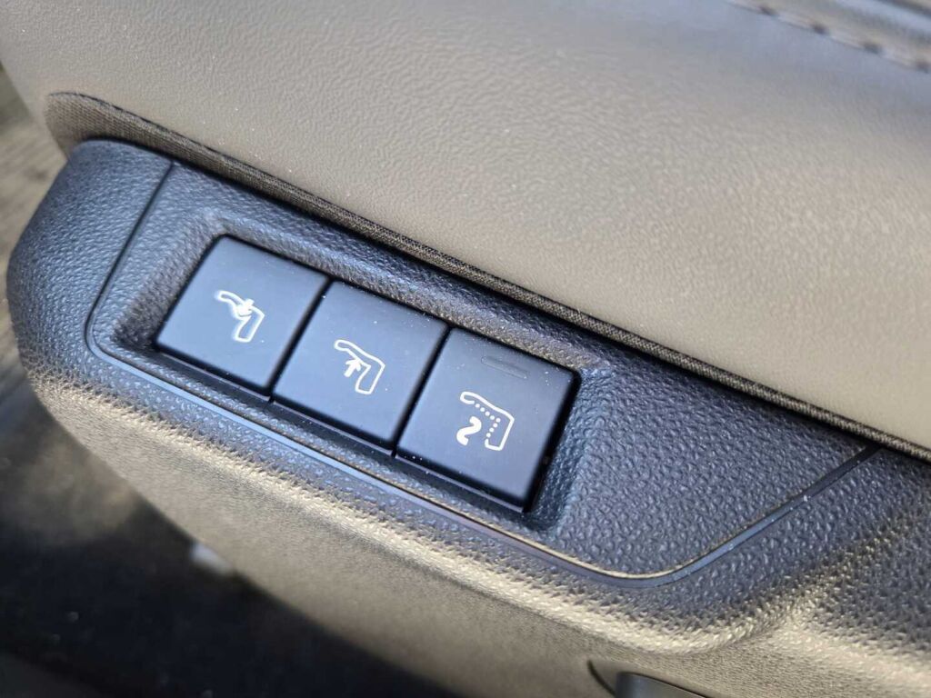 Alfa Romeo Junior 2025 Harmaa