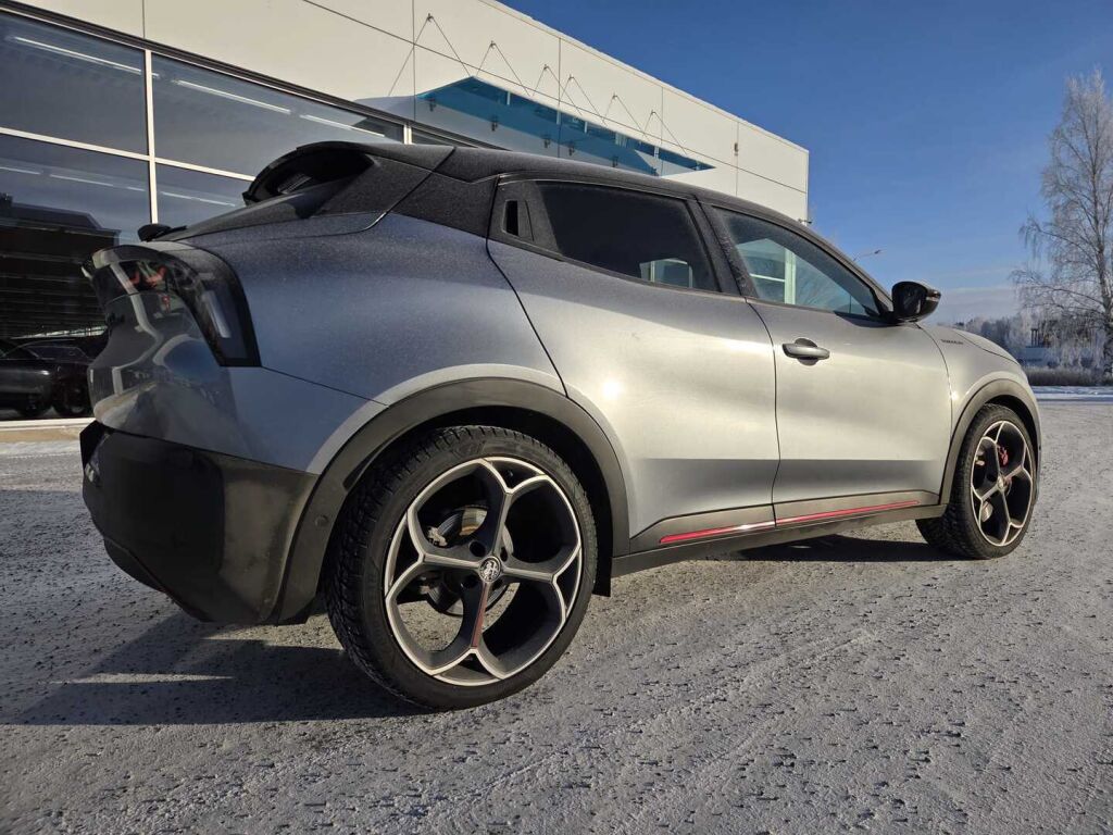 Alfa Romeo Junior 2025 Harmaa