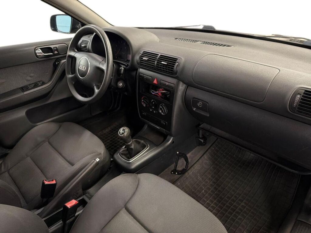 Audi A3 2001 Musta