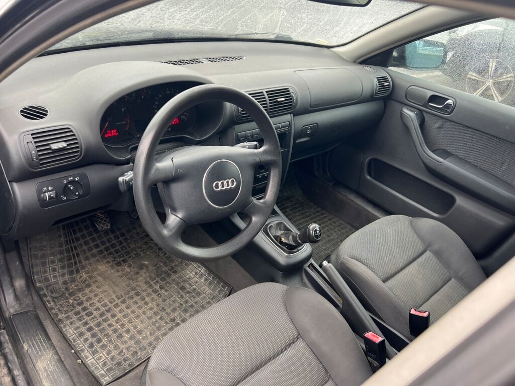 Audi A3 2001 Musta