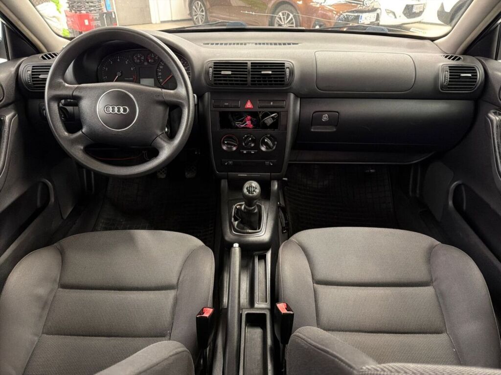 Audi A3 2001 Musta