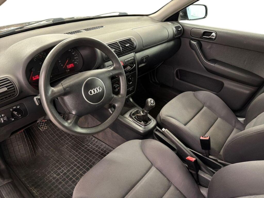 Audi A3 1.6 Bensiini, 75 kW 2001, kuva 7/21