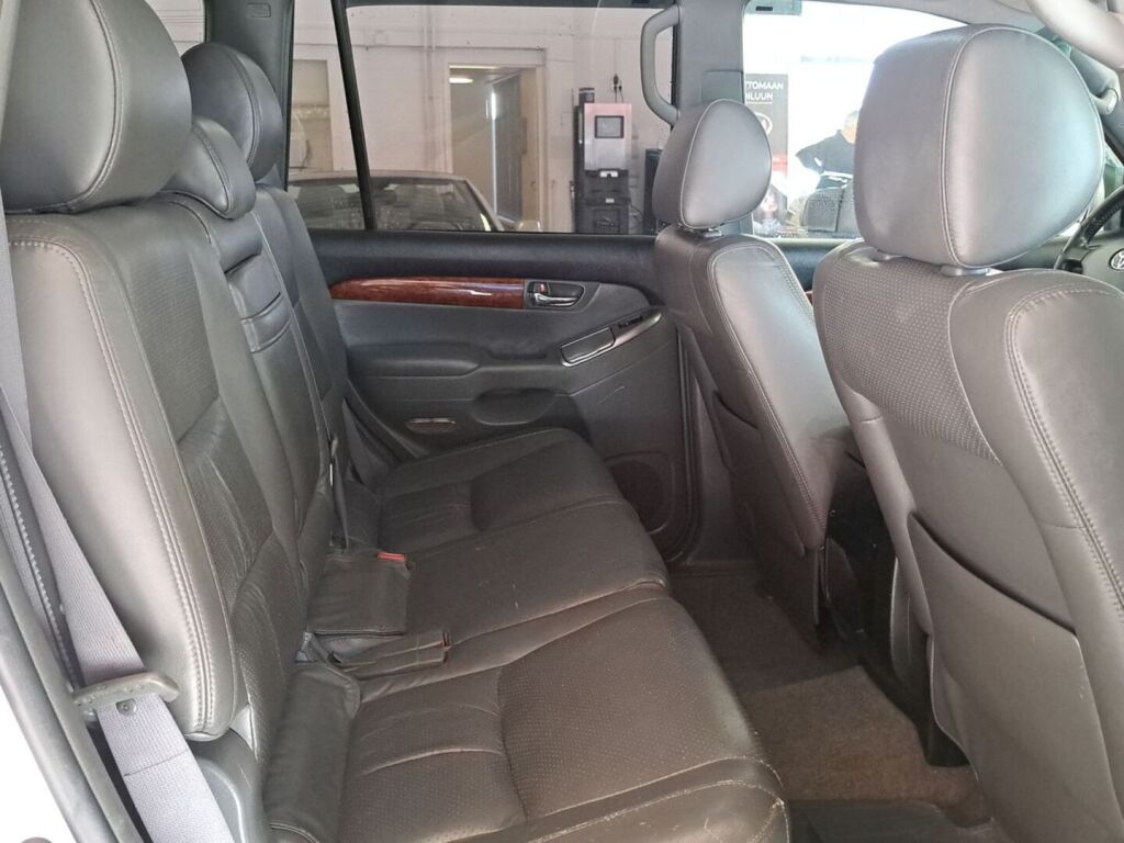 Toyota Land Cruiser 3,0 D4D 8h aut. 2003, kuva 6/32