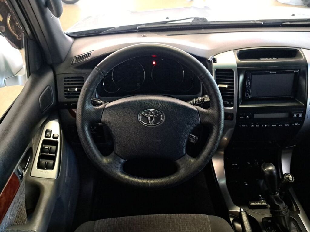 Toyota Land Cruiser 2003 Hopea