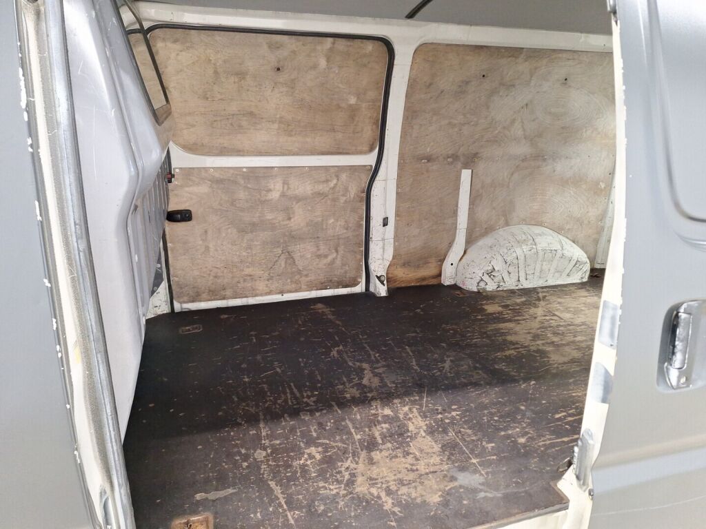 Toyota Hiace 2002 Valkoinen