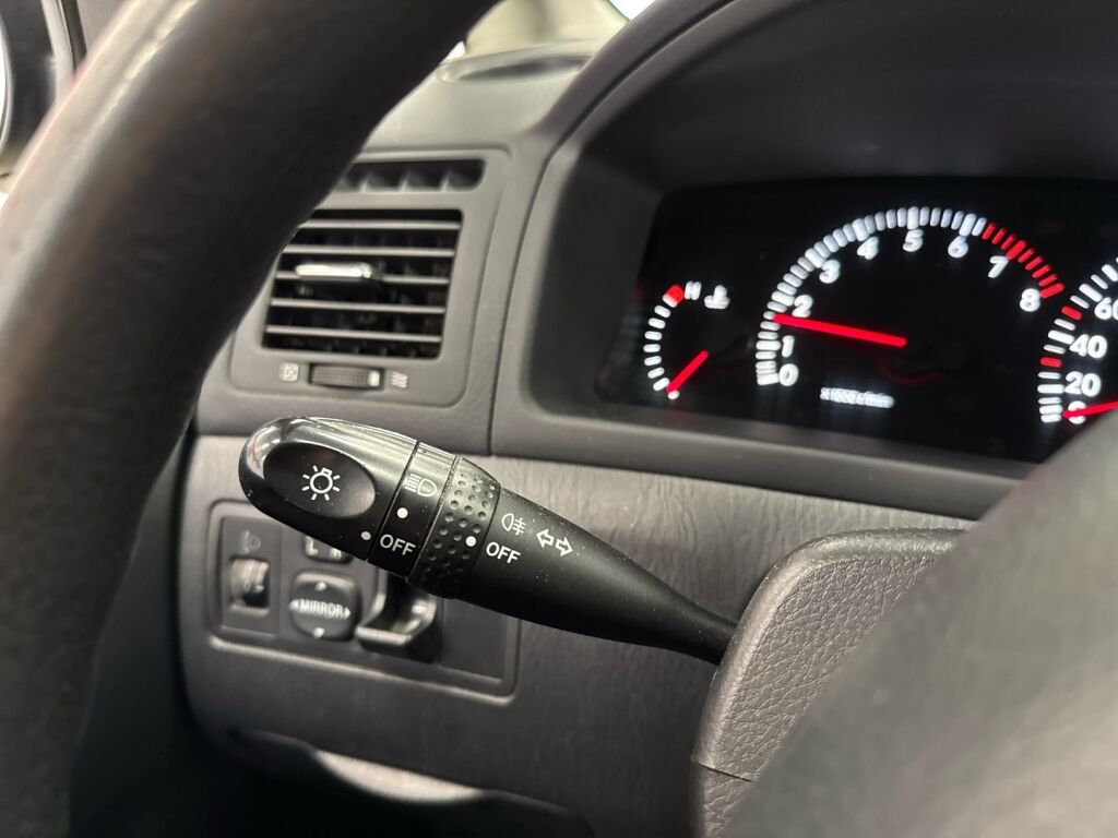 Toyota Corolla Verso 2003 Keltainen