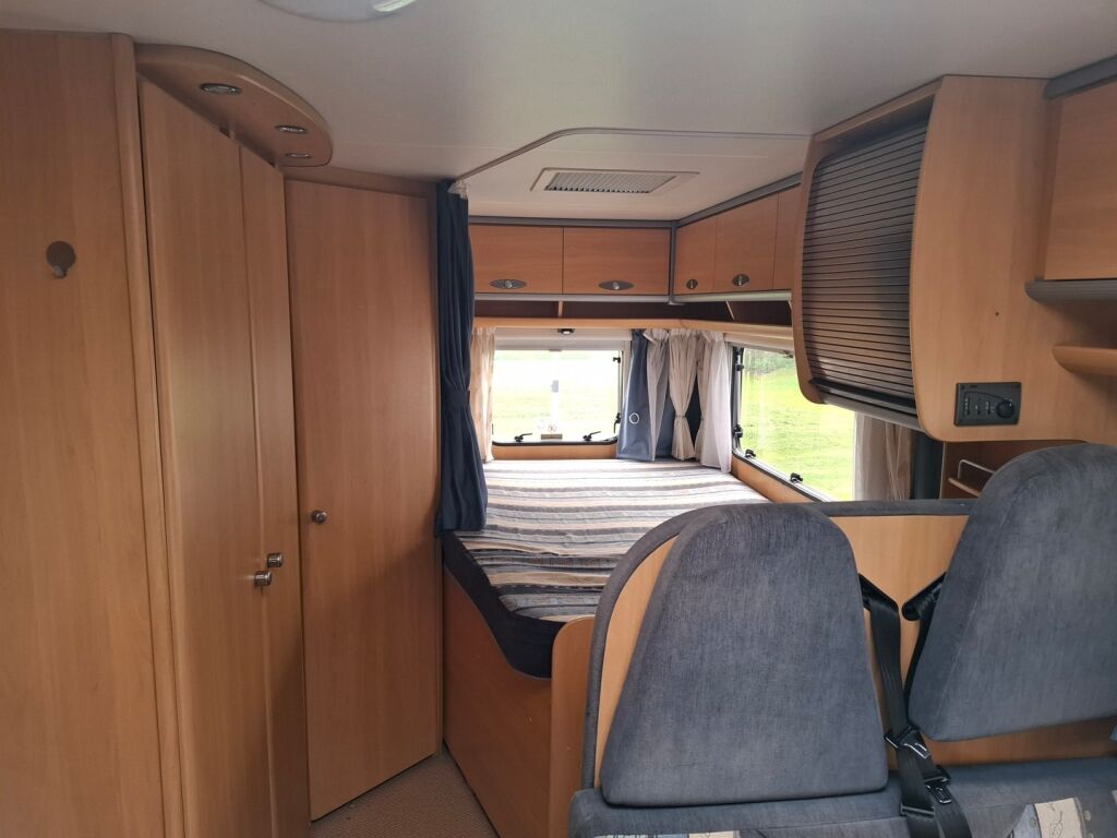 Dethleffs T6541 Advantage 2003 Valkoinen